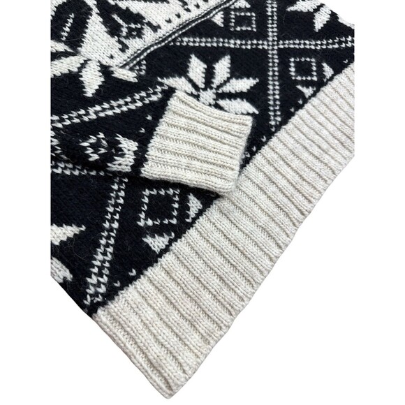 American Eagle Fair Isle Snowflake Sweater Medium Wool/Alpaca Blend Cozy Casual - Picture 4 of 8